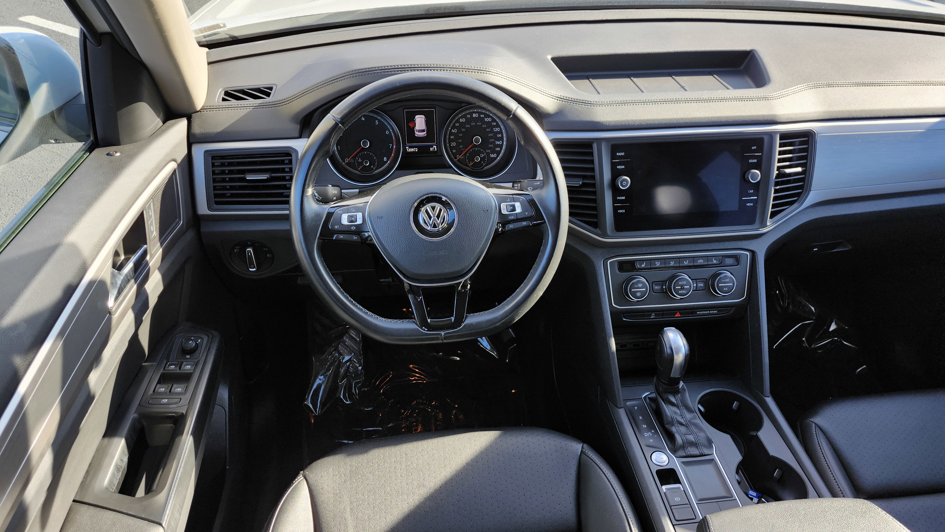 Used 2020 Volkswagen Atlas SE image 17