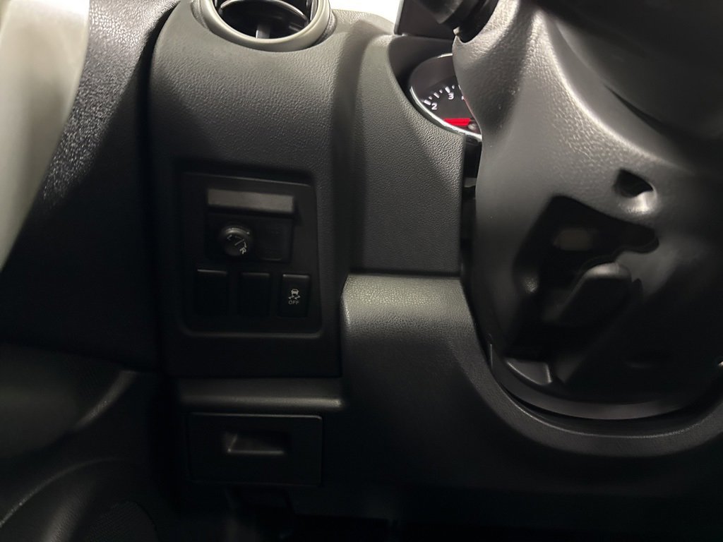 Used 2013 Nissan Rogue SV image 19