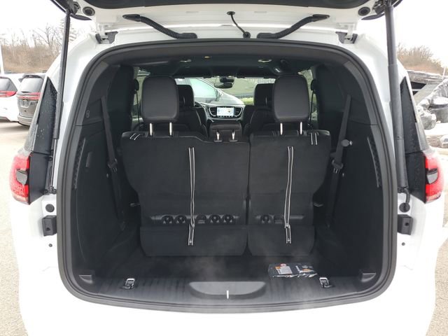 New 2026 Chrysler Pacifica Select image 4