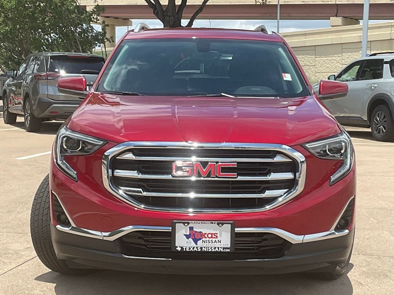 Used 2019 GMC Terrain SLT w/ Preferred Package FWD image 2