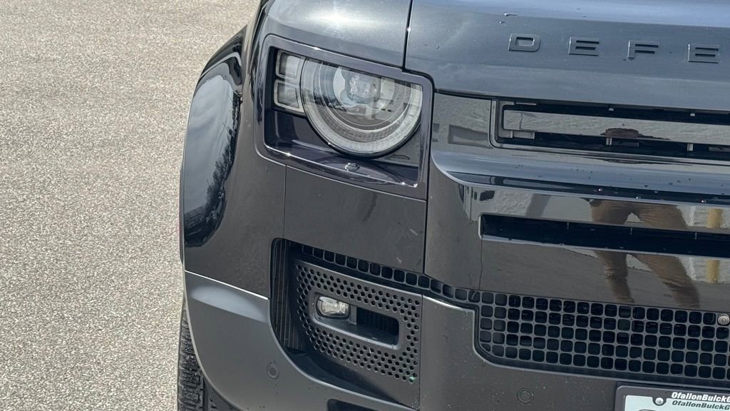 Used 2023 Land Rover Defender 130 SE image 7