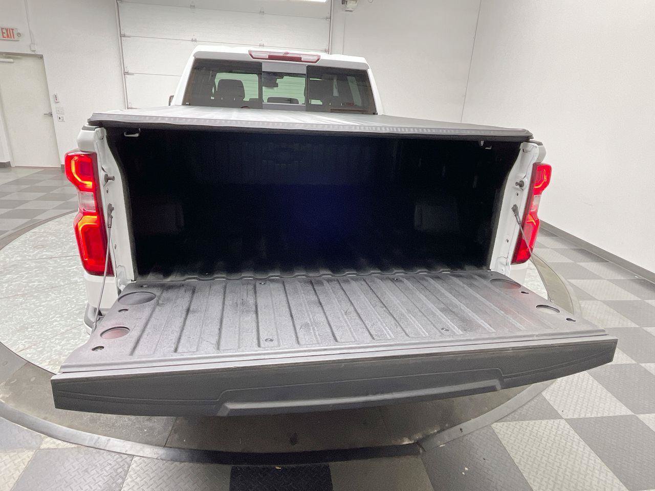 Certified 2024 Chevrolet Silverado 1500 RST w/ Convenience Package II AWD/4WD image 32