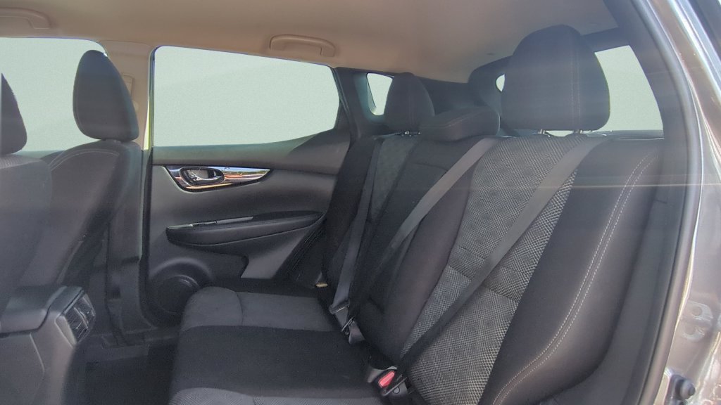 Used 2018 Nissan Rogue Sport SV FWD image 10