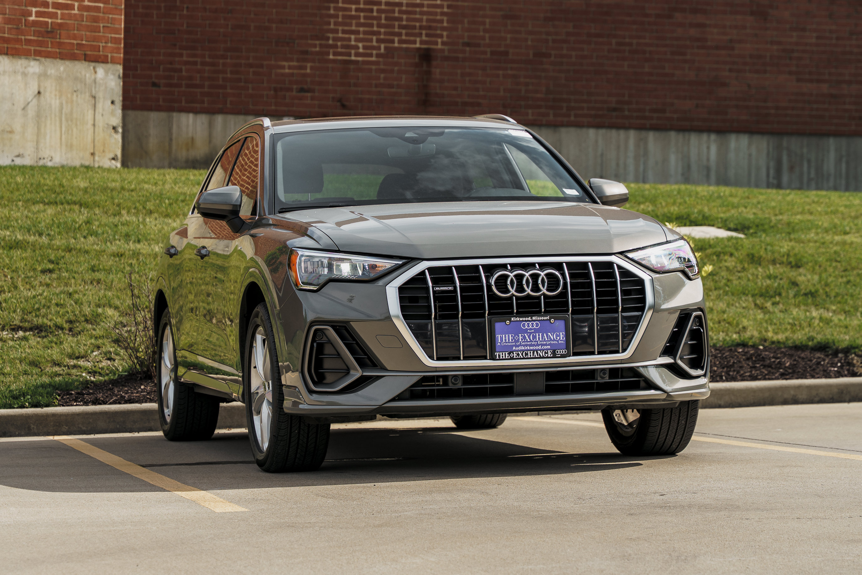 Used 2021 Audi Q3 2.0T Premium w/ Convenience Package AWD/4WD image 1