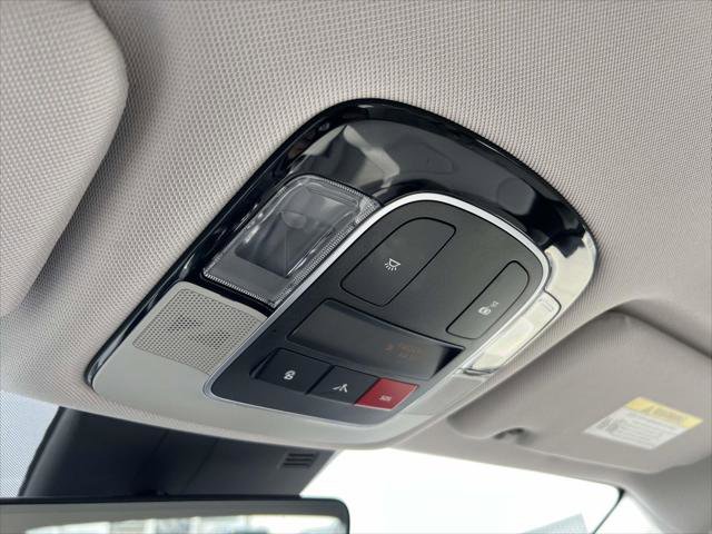 Used 2022 Hyundai Sonata Limited w/ Cargo Package FWD image 32