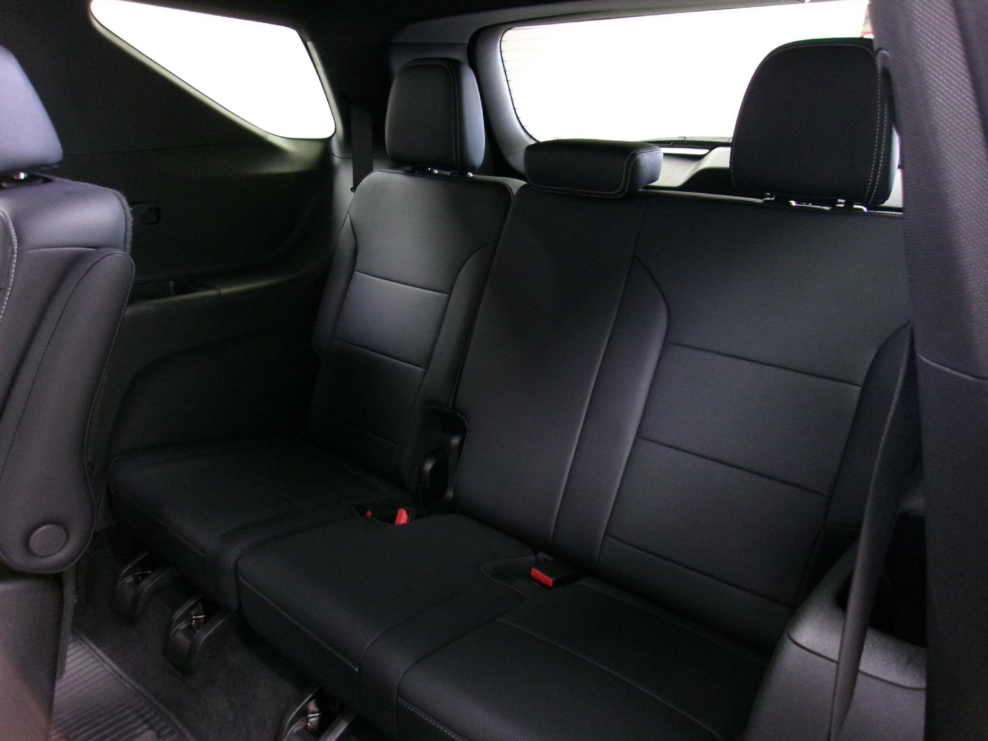 Certified 2025 Chevrolet Traverse LT w/ Driver Confidence Package image 12