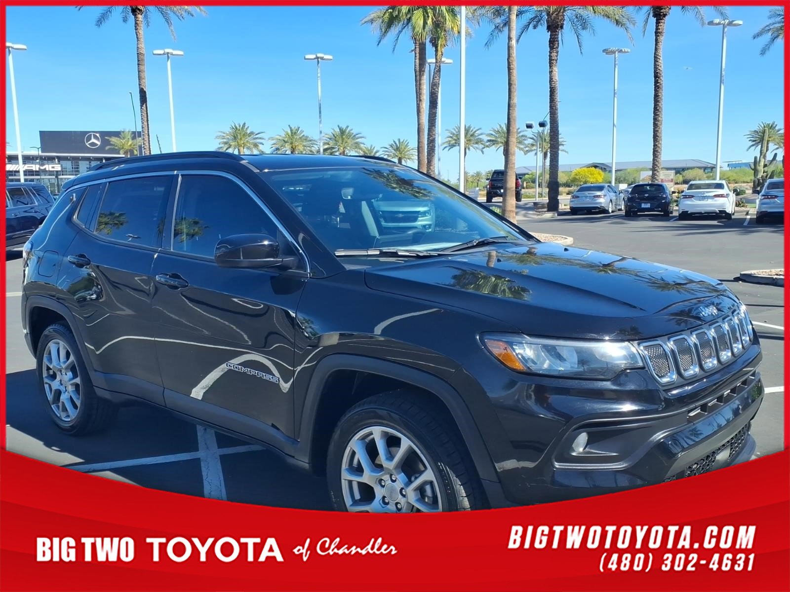 Used 2022 Jeep Compass Latitude image 1