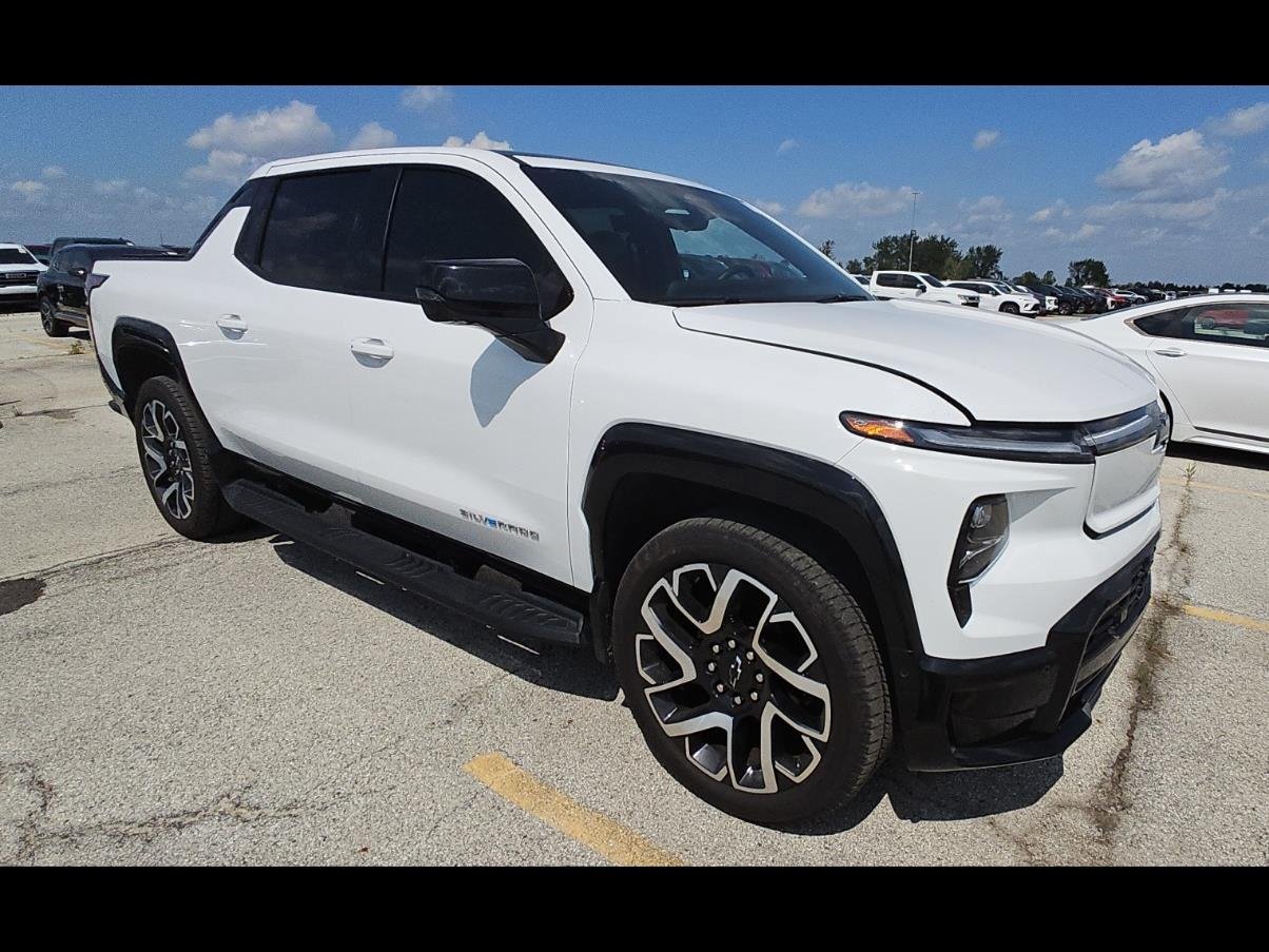 Used 2024 Chevrolet Silverado EV RST AWD/4WD image 14