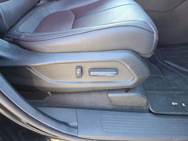 Certified 2025 Honda Pilot Black Edition image 39