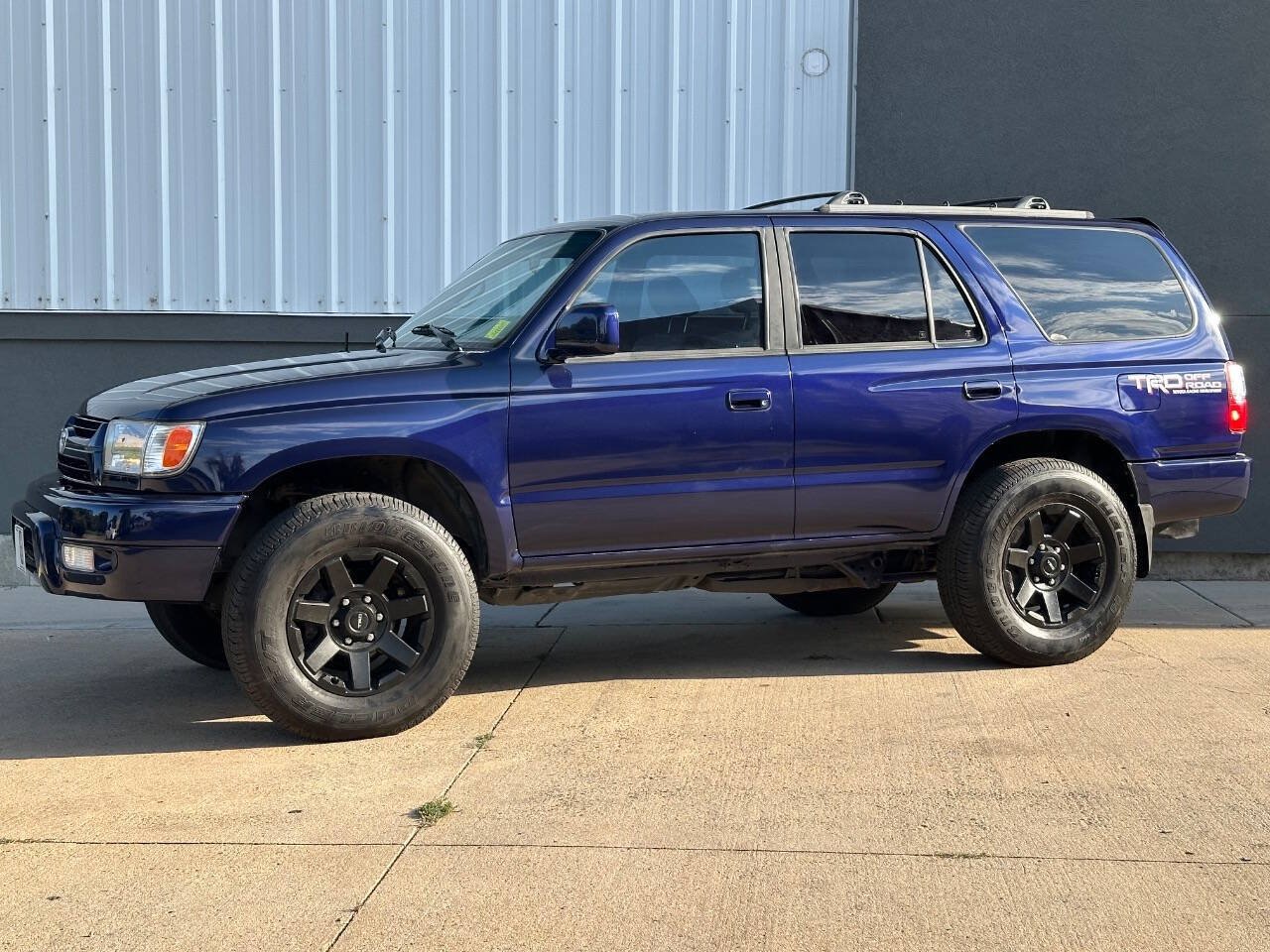 Used 2001 Toyota 4Runner SR5 w/ Upgrade Value Pkg 3 AWD/4WD image 7
