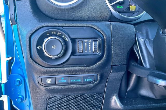 Used 2022 Jeep Wrangler Unlimited Sahara w/ Cold Weather Group AWD/4WD image 13
