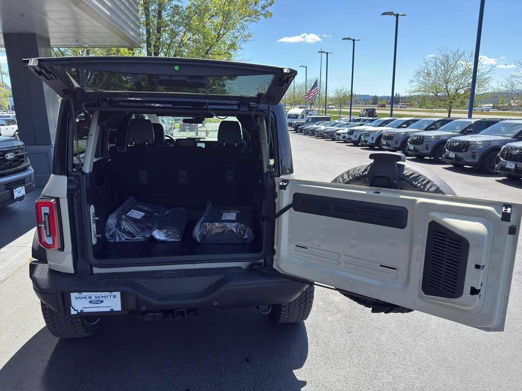 New 2026 Ford Bronco Badlands AWD/4WD image 7