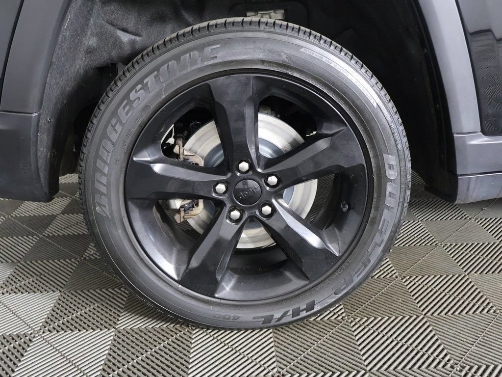 Used 2023 Jeep Grand Cherokee L Laredo AWD/4WD image 20