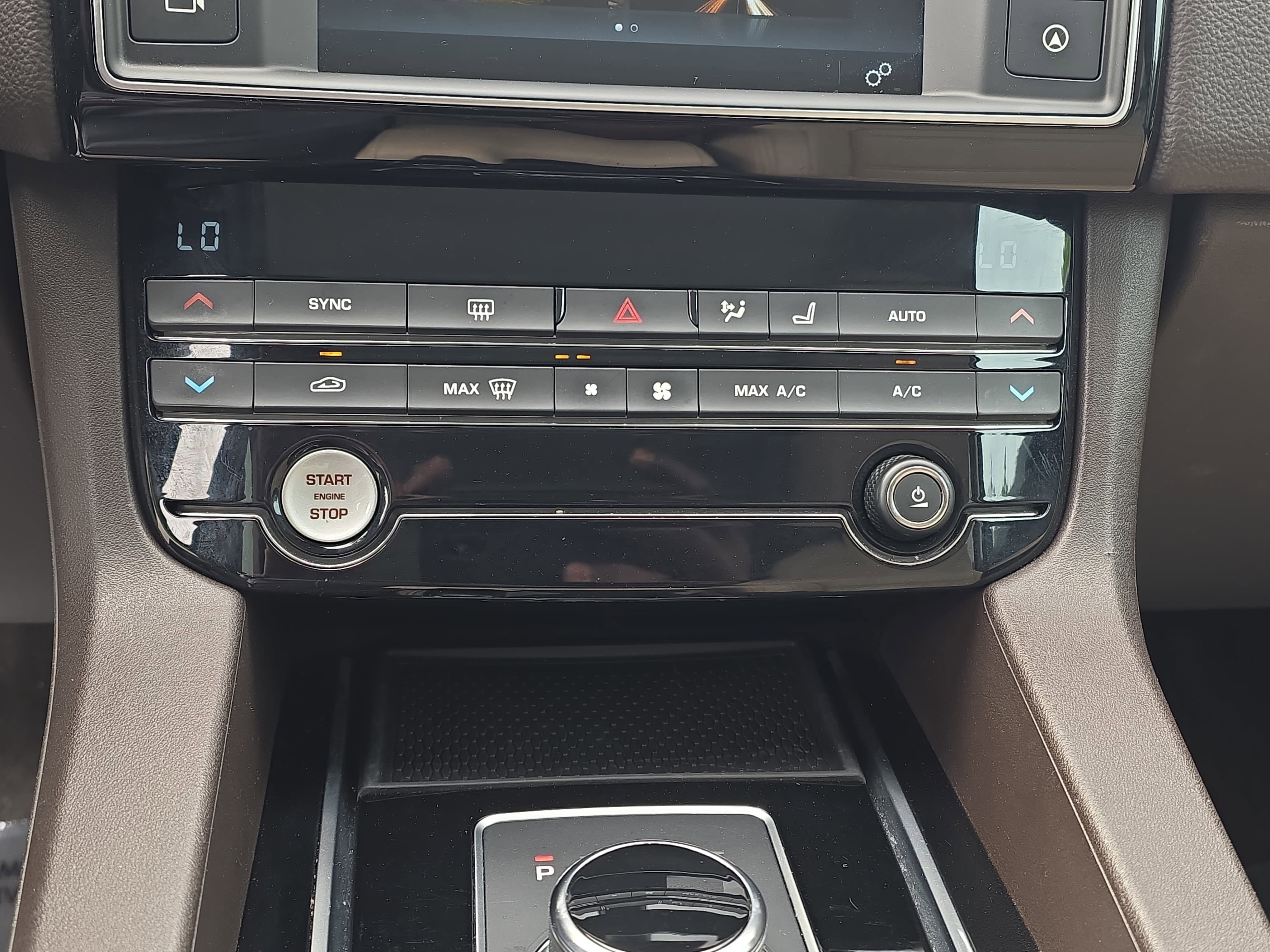 Used 2017 Jaguar F-PACE Prestige AWD/4WD image 21