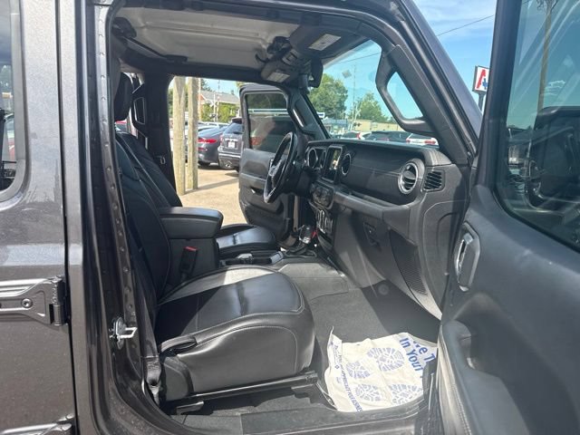 Used 2018 Jeep Wrangler Unlimited Sahara AWD/4WD image 14