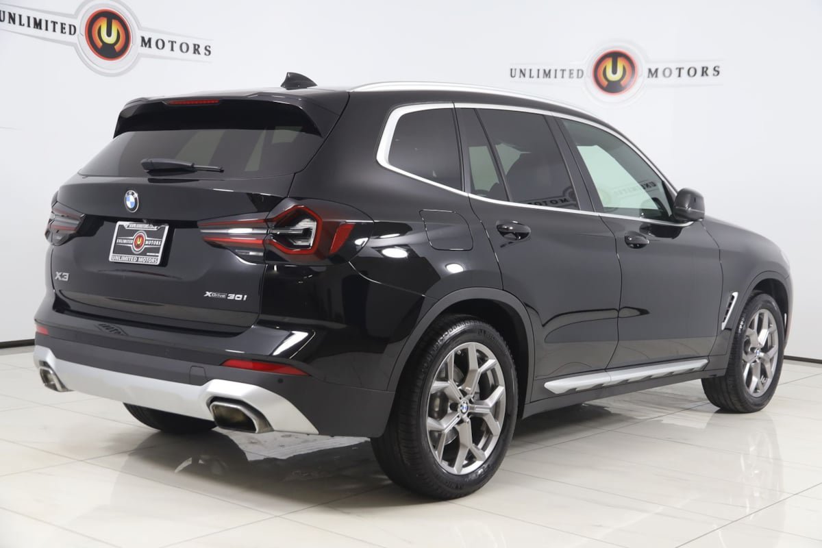 Used 2023 BMW X3 xDrive30i w/ Premium Package AWD/4WD image 3