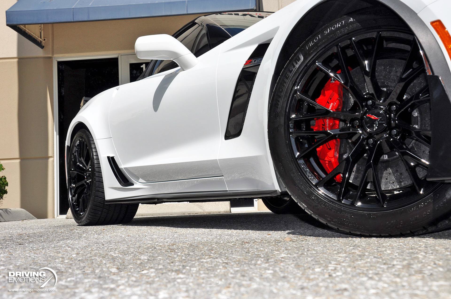 Used 2019 Chevrolet Corvette Z06 RWD image 13