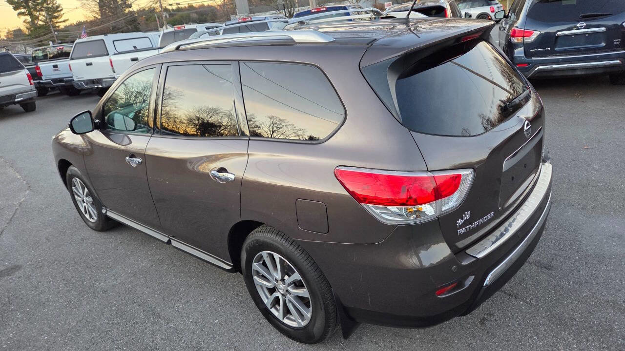 Used 2015 Nissan Pathfinder SV w/ Cargo Package image 9