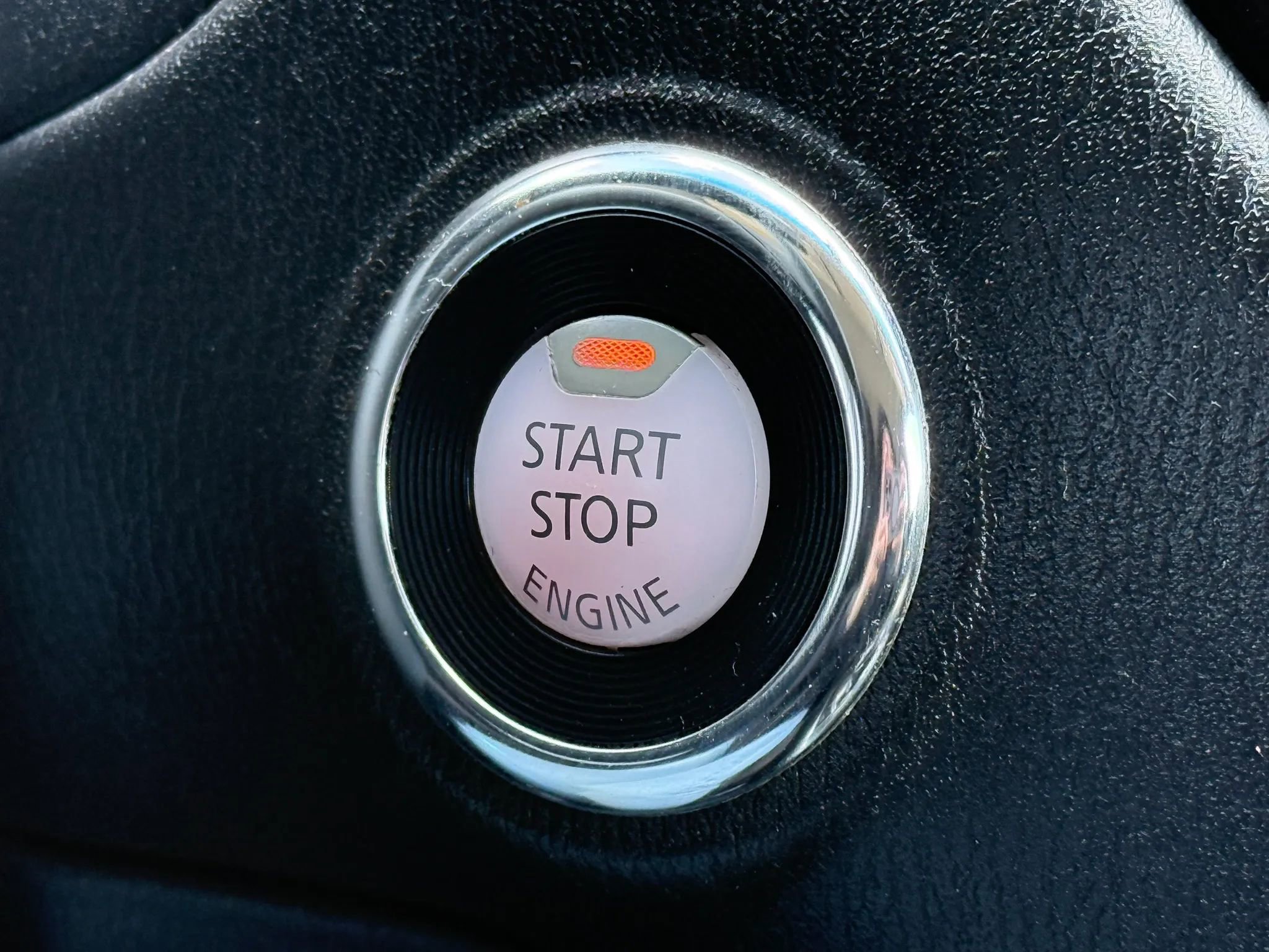 Used 2015 Nissan Pathfinder SV FWD image 26