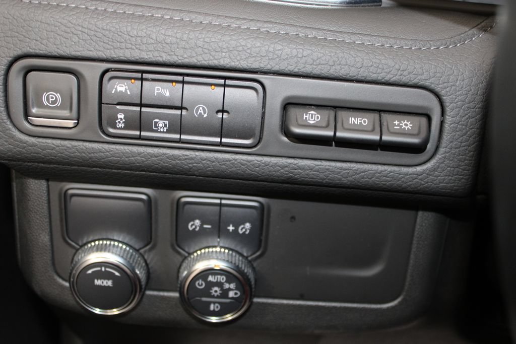 Used 2024 GMC Yukon Denali RWD image 41