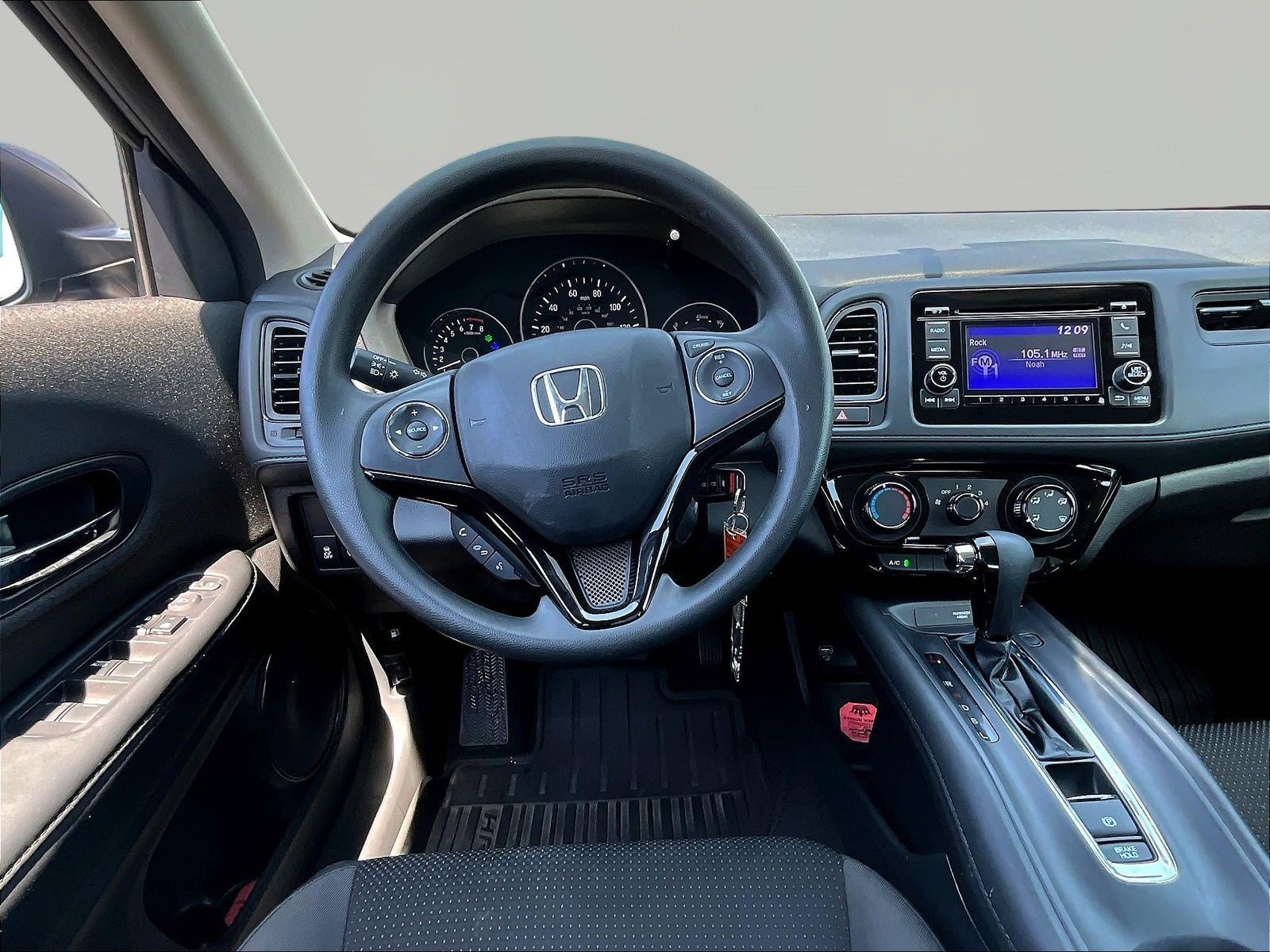 Used 2021 Honda HR-V LX image 8