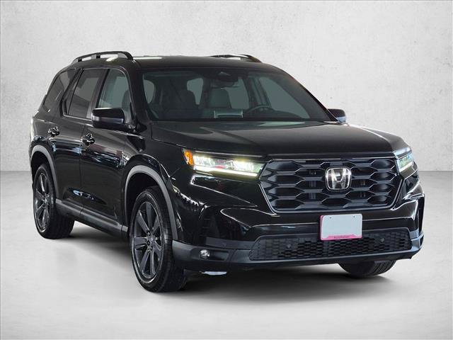 Used 2025 Honda Pilot Sport image 3