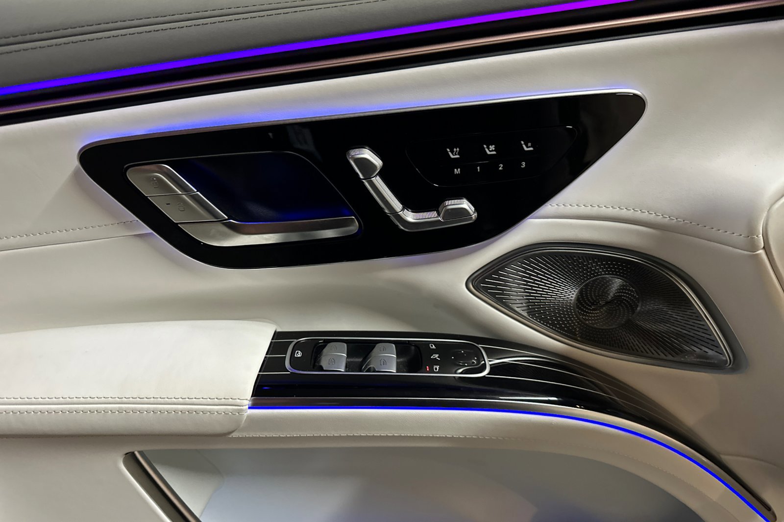 New 2025 Mercedes-Benz Maybach EQS 680 4MATIC image 13