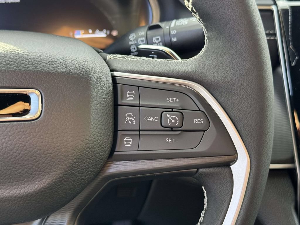 New 2025 Jeep Grand Cherokee L Altitude AWD/4WD image 24