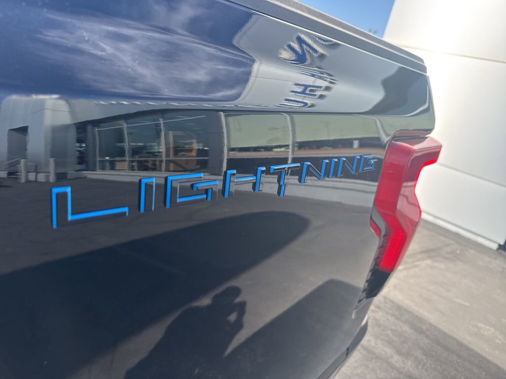 Used 2025 Ford F150 Lightning XLT AWD/4WD image 8