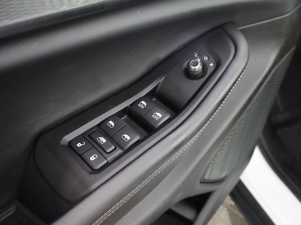 Used 2025 Jeep Grand Cherokee Altitude AWD/4WD image 37