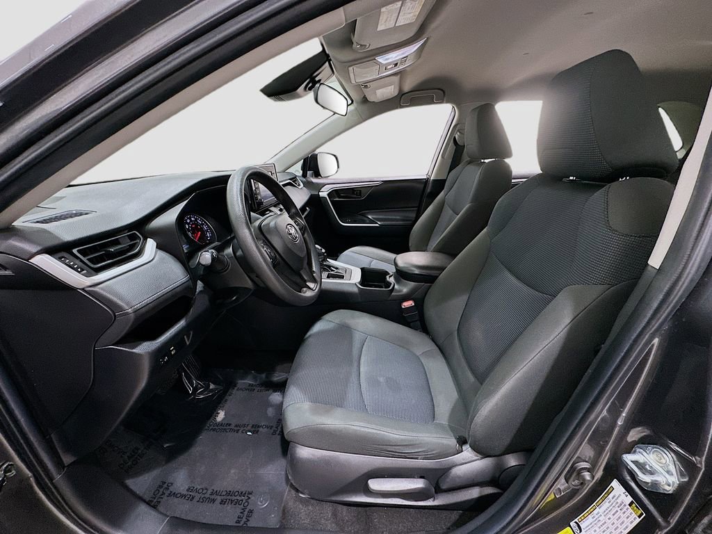 Used 2022 Toyota RAV4 LE FWD image 21