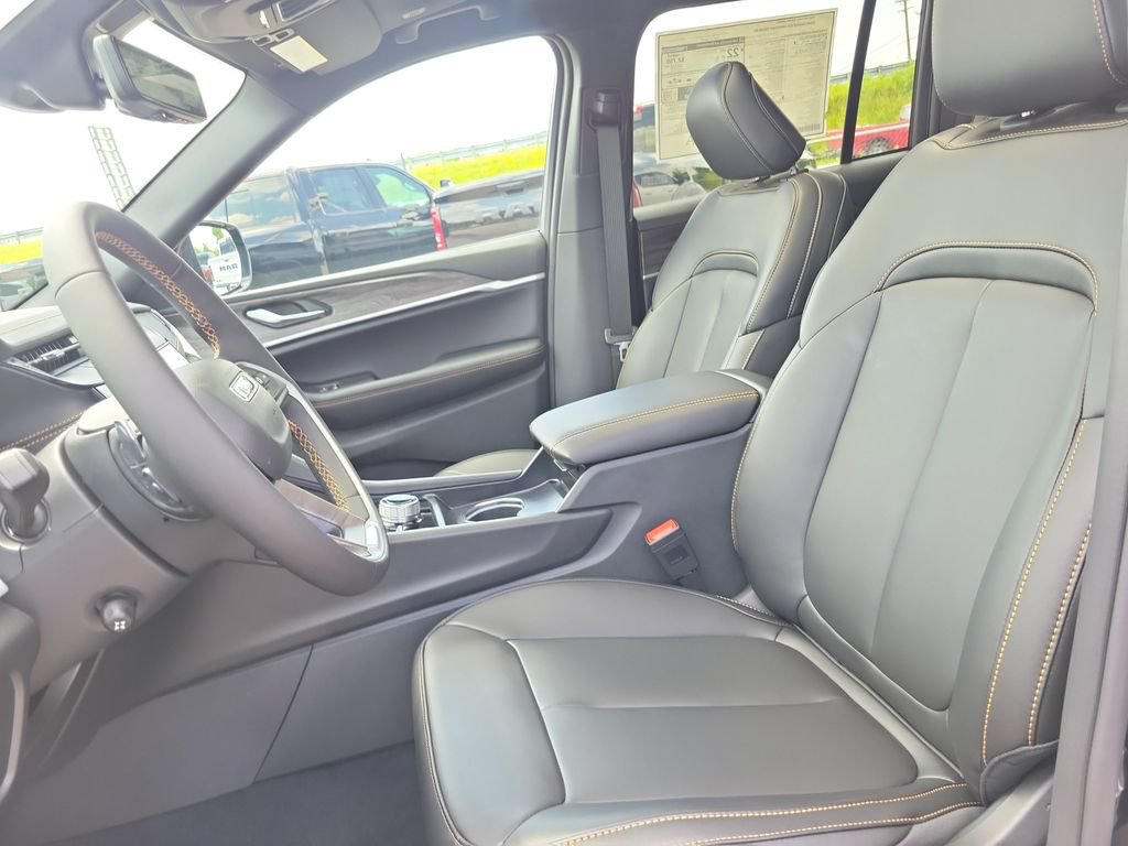 New 2026 Jeep Grand Cherokee Limited AWD/4WD image 17