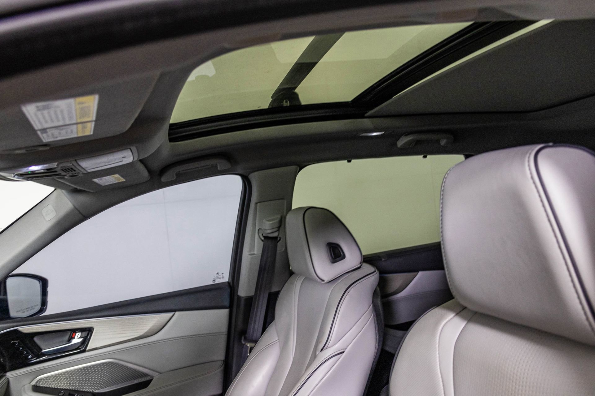 Used 2023 Acura MDX SH-AWD w/ Advance Package image 19