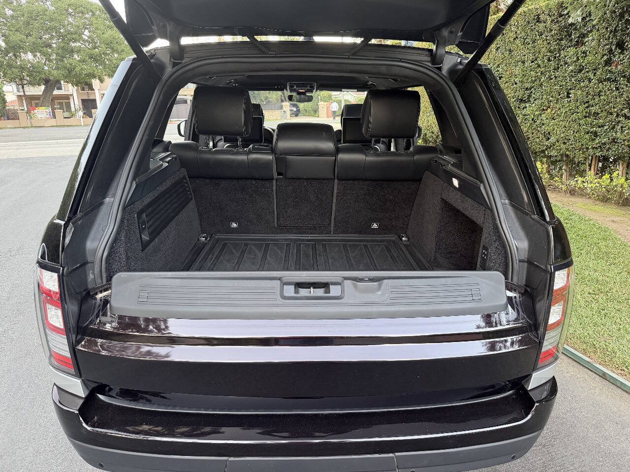 Used 2017 Land Rover Range Rover Long Wheelbase Autobiography AWD/4WD image 18