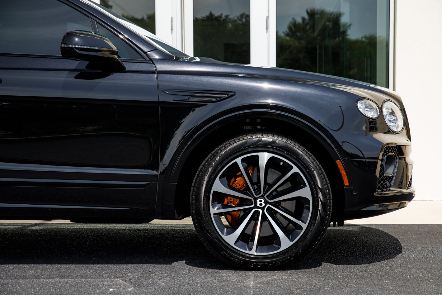 Certified 2023 Bentley Bentayga Extended Wheelbase AWD/4WD image 23