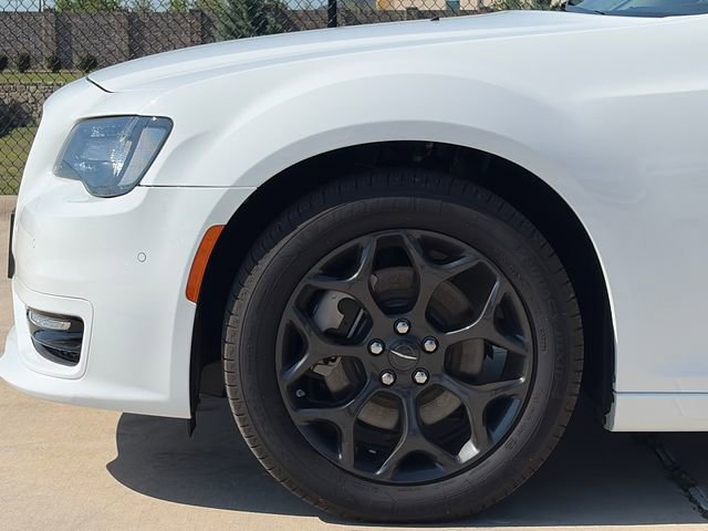 Used 2023 Chrysler 300 Touring L w/ Popular Equipment Group AWD/4WD image 5