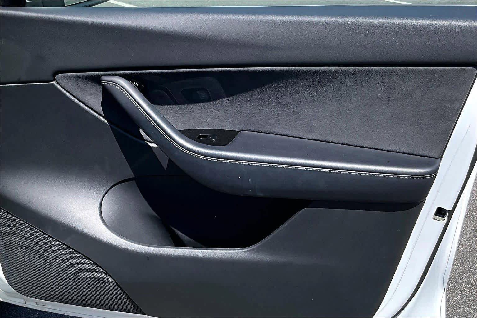 Used 2021 Tesla Model Y Long Range image 22