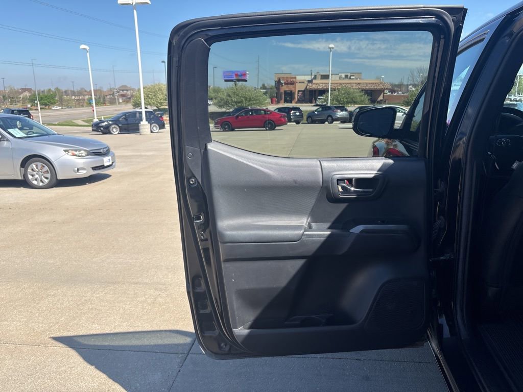 Used 2022 Toyota Tacoma TRD Sport w/ TRD Premium Sport Package image 36