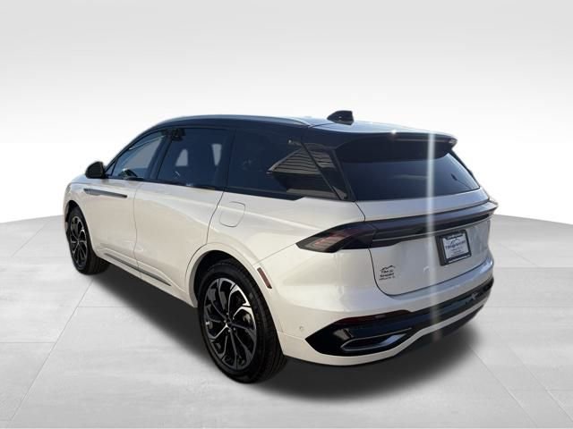 Used 2024 Lincoln Nautilus Reserve image 11