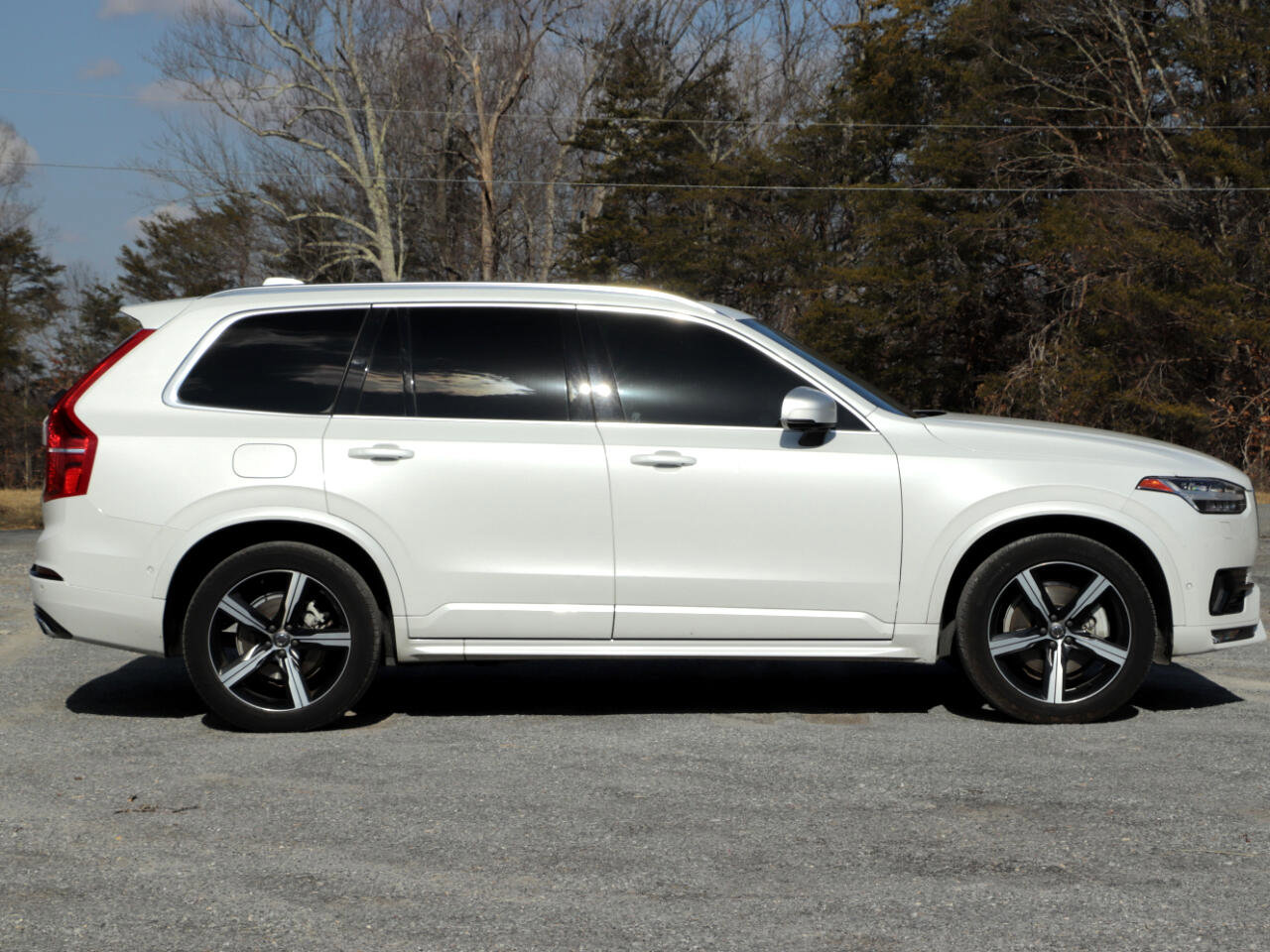 Used 2019 Volvo XC90 T6 R-Design w/ Advanced Package image 2