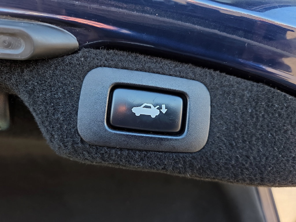 Used 2011 Lexus LS 460 AWD w/ Luxury Value Edition image 29