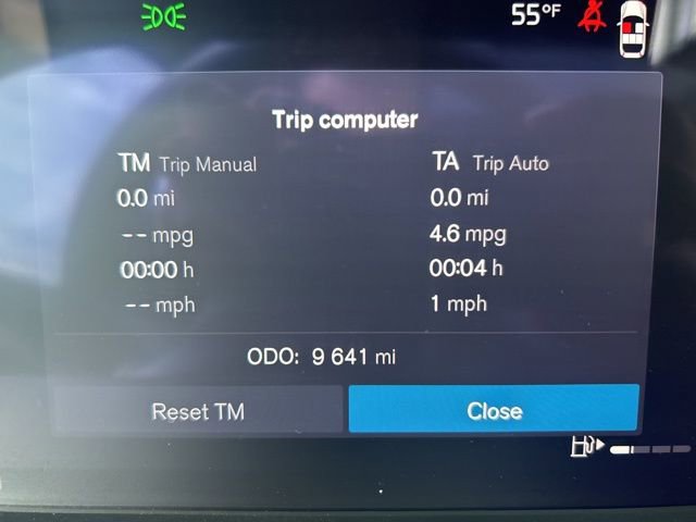 Certified 2025 Volvo XC40 B5 Plus AWD/4WD image 20