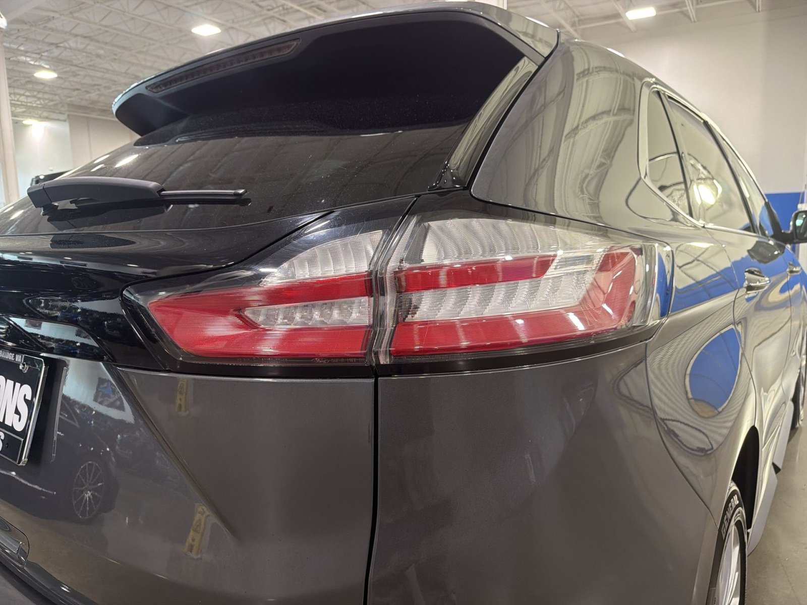 Used 2022 Ford Edge Titanium w/ Equipment Group 301A AWD/4WD image 18