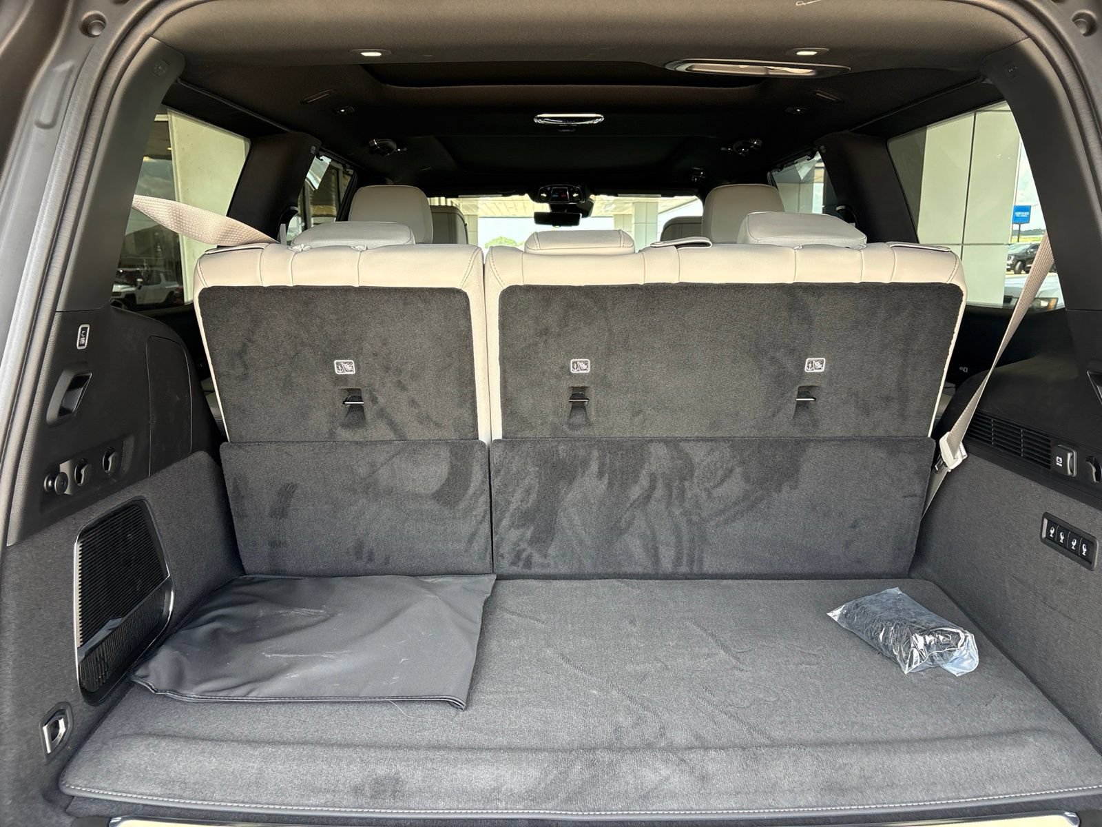 New 2026 Jeep Grand Wagoneer Summit w/ Rear Seat Video Group I AWD/4WD image 22