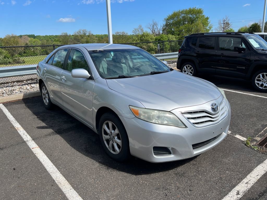 Used 2011 Toyota Camry LE w/ LE Extra-Value Pkg FWD image 2
