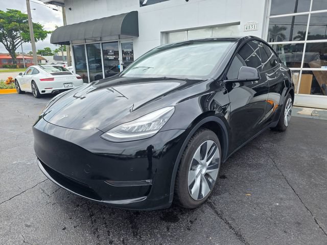 Used 2022 Tesla Model Y Long Range AWD/4WD image 2