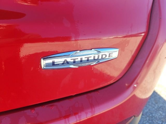 Used 2024 Jeep Compass Latitude image 23