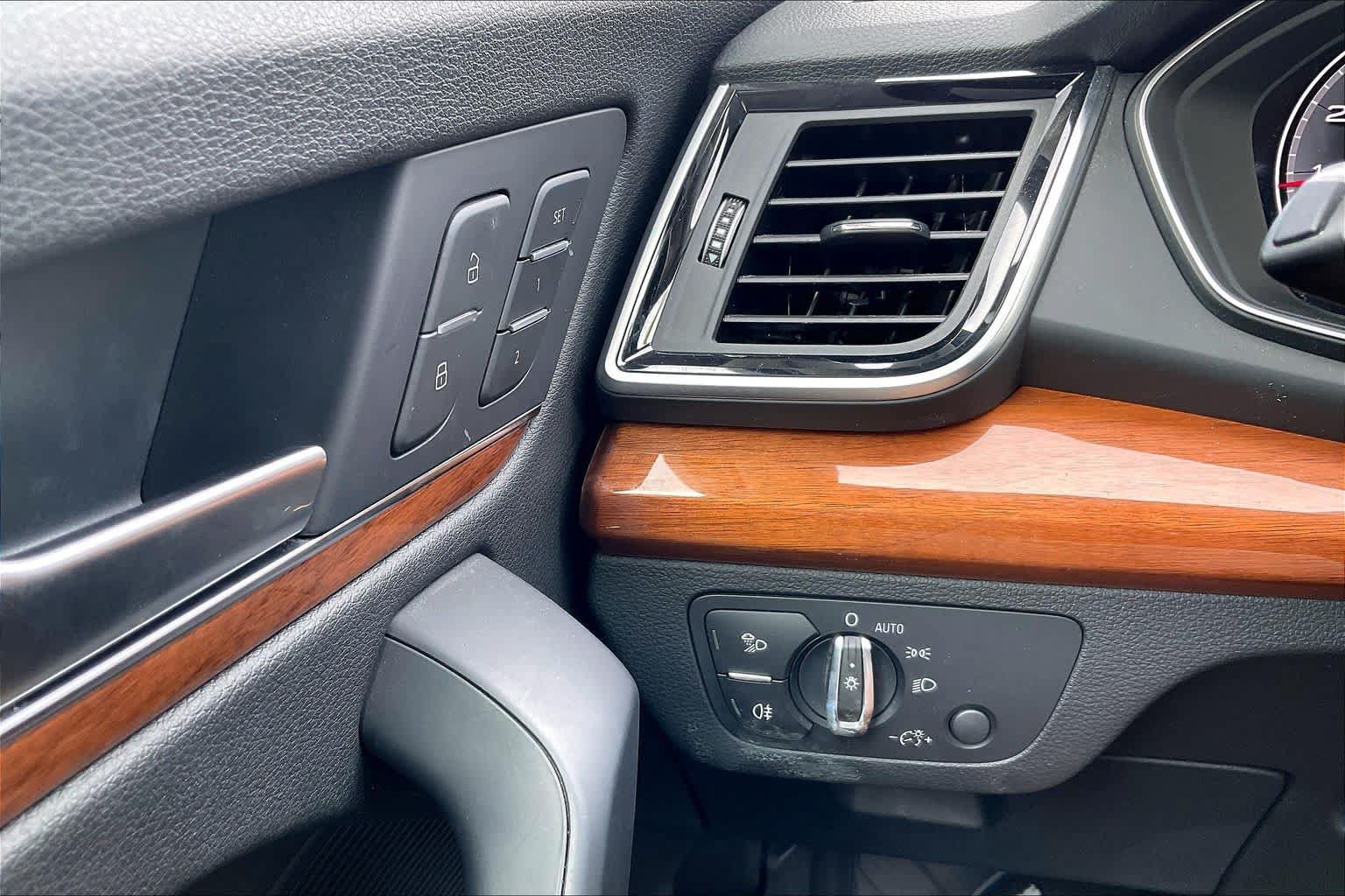 Used 2023 Audi Q5 2.0T Premium Plus AWD/4WD image 33