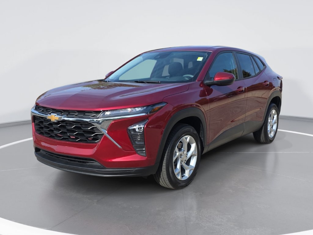 Used 2024 Chevrolet Trax LS w/ LS Convenience Package FWD image 9