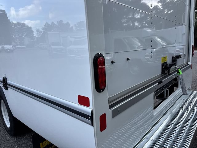 New 2027 Ford E-350 and Econoline 350 Super Duty w/ Power Equipment Group RWD image 15
